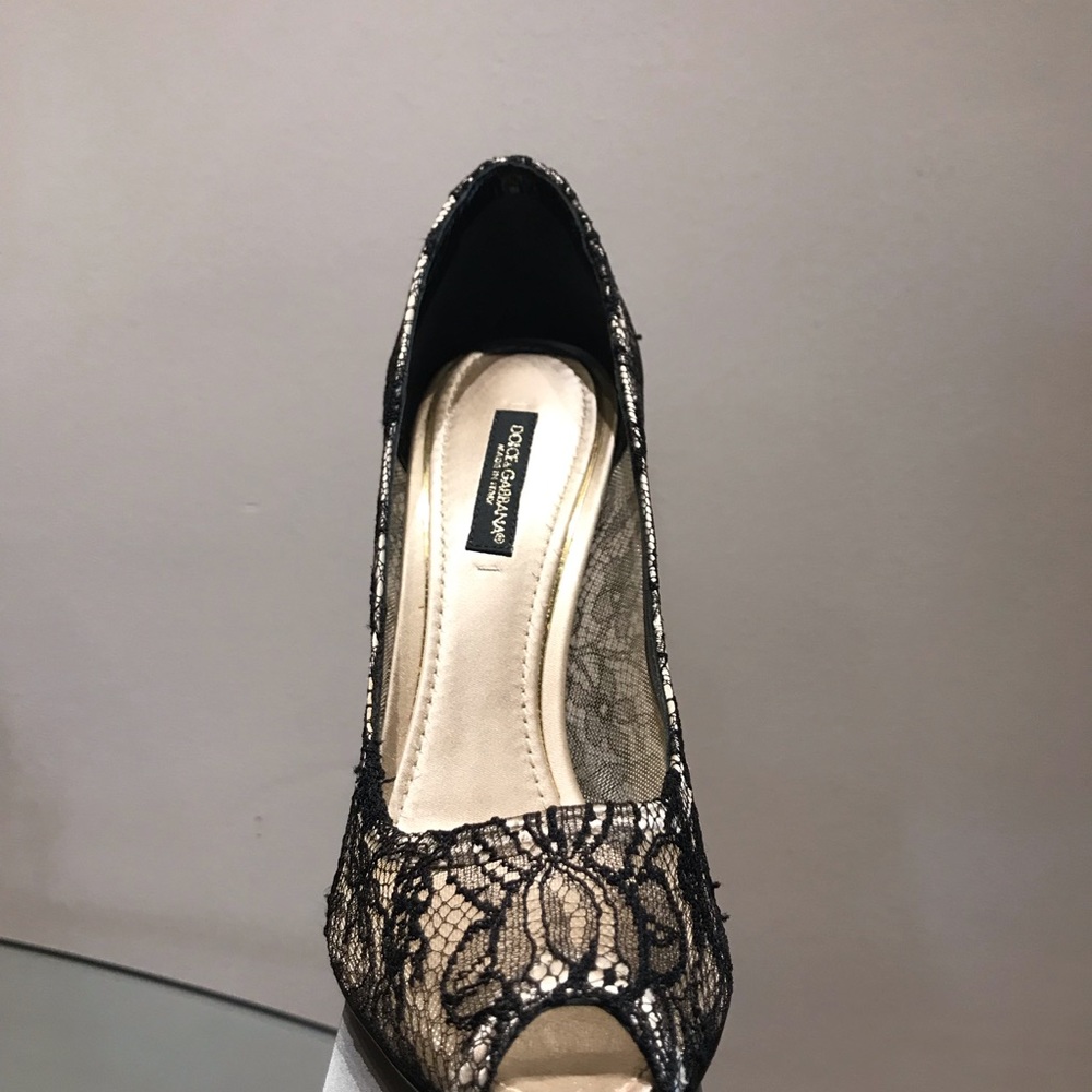 DOLCE & GABBANA PEEP TOE BLACK/NUDE LACE PUMP - Picture 2 of 4